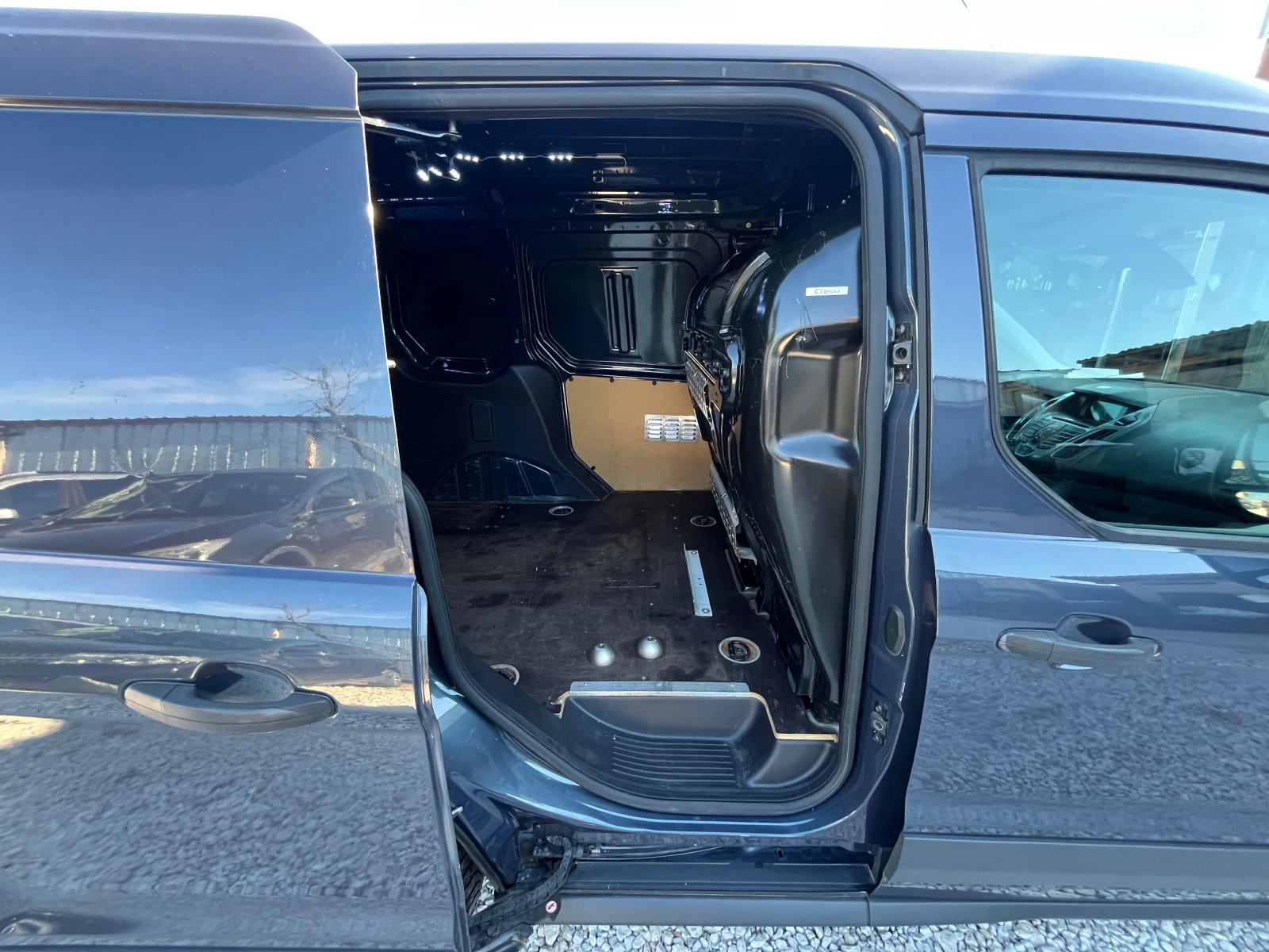 Ford Tourneo Connect 1.6 TDCI, 95к.с., ЛИЗИНГ, снимка 10 - Автомобили и джипове - 54311815