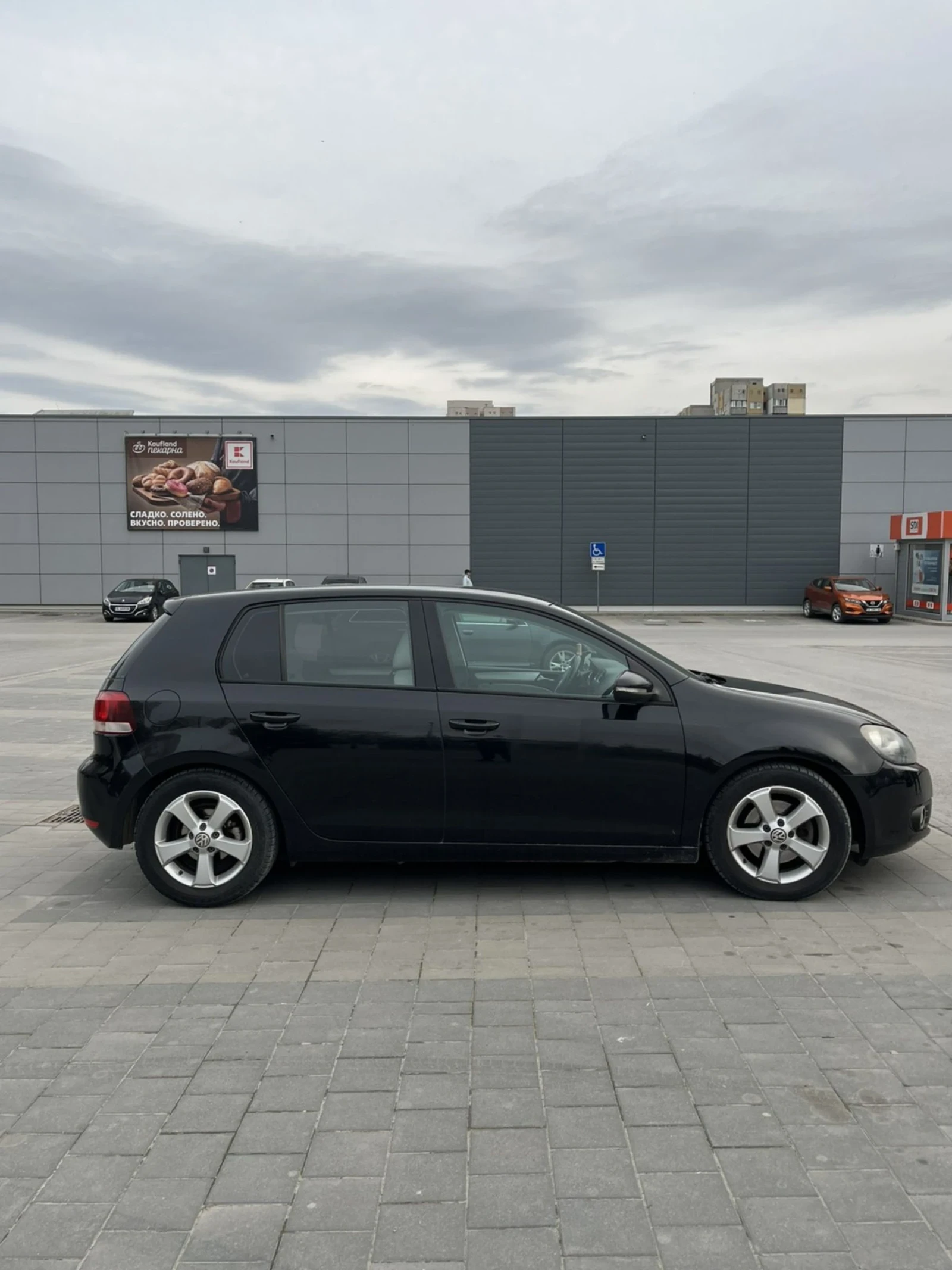 VW Golf 2.0 TDi , снимка 3 - Автомобили и джипове - 54398933