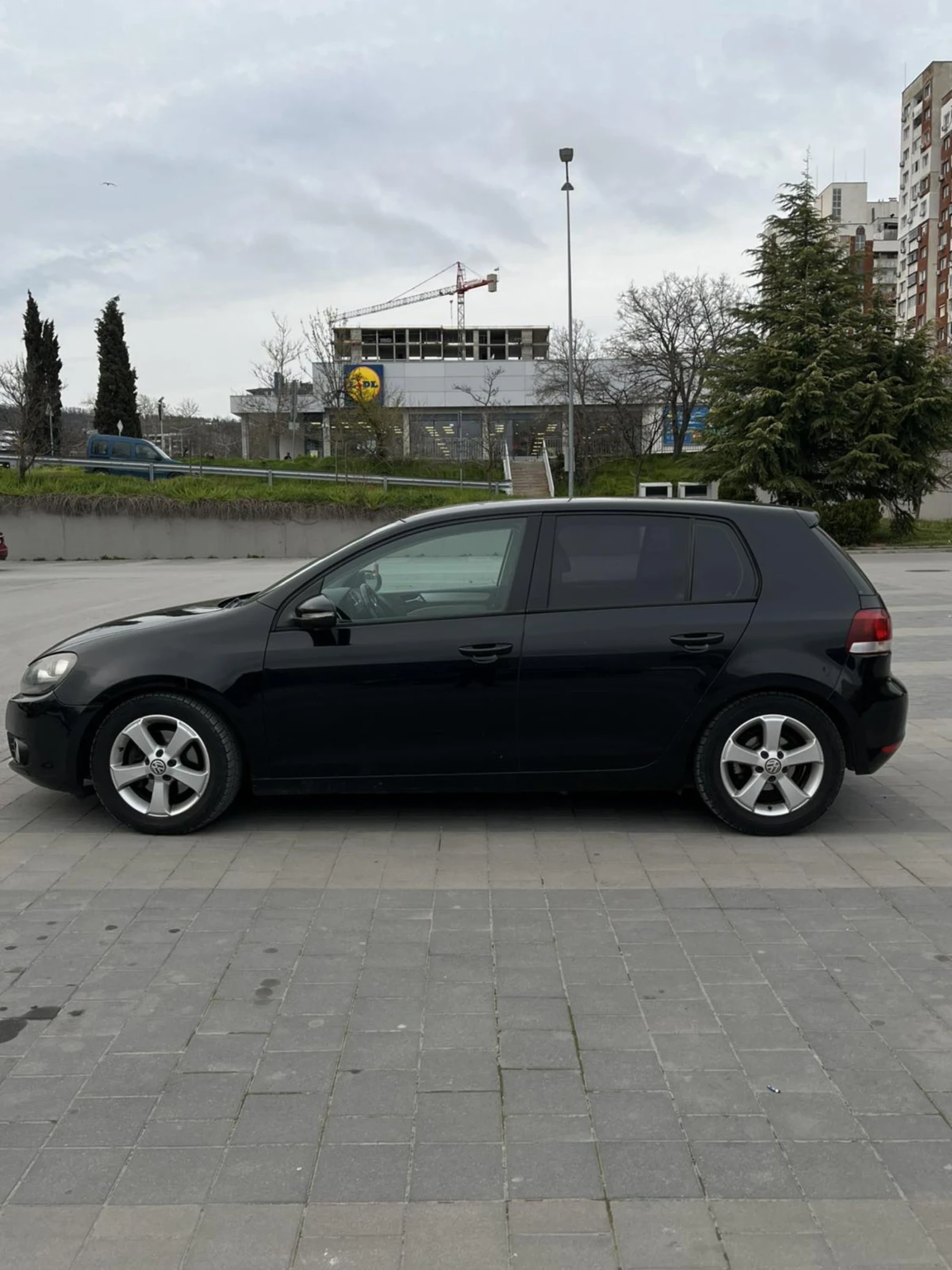 VW Golf 2.0 TDi , снимка 8 - Автомобили и джипове - 54398933