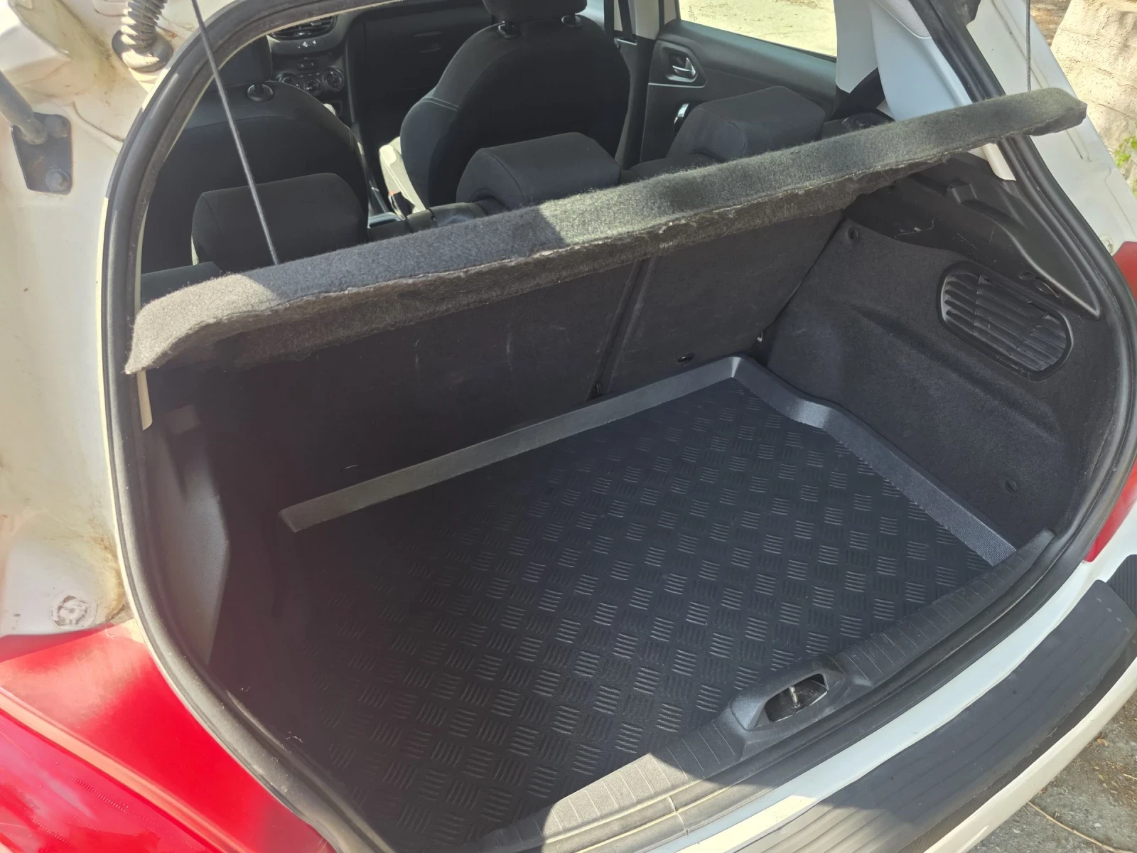 Peugeot 208 1.4i Газ Клима, снимка 11 - Автомобили и джипове - 54798107