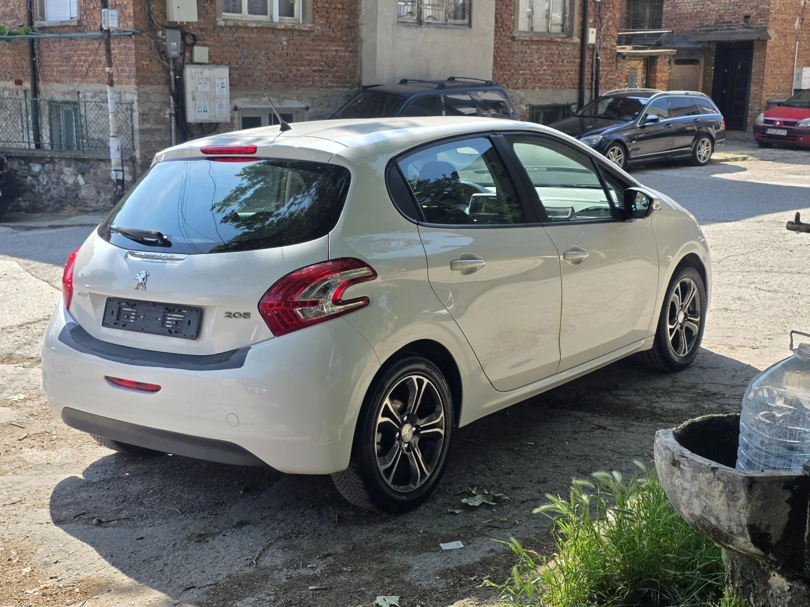 Peugeot 208 1.4i Газ Клима, снимка 7 - Автомобили и джипове - 54798107