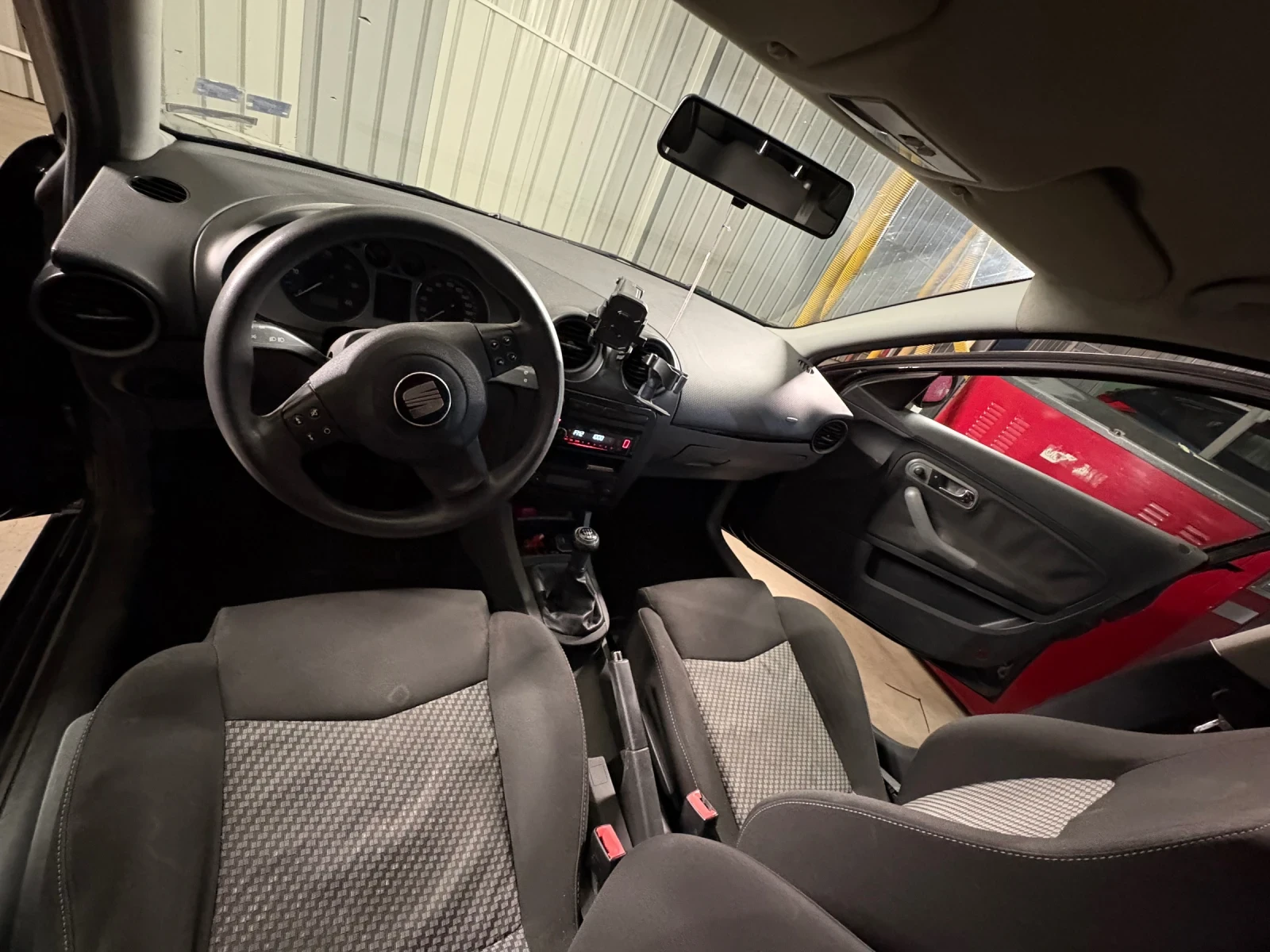 Seat Ibiza, снимка 5 - Автомобили и джипове - 54863804