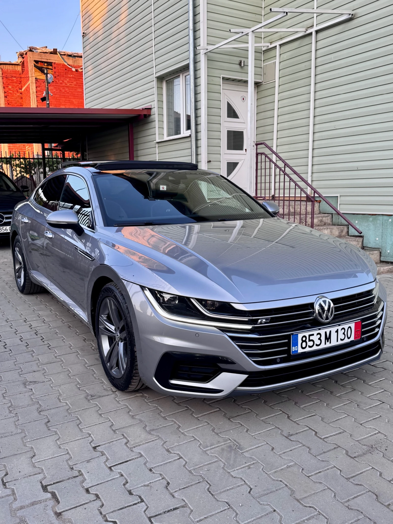 VW Arteon 2.0TSi/R-Line/Carplay/ Сервизна история, снимка 3 - Автомобили и джипове - 54864765