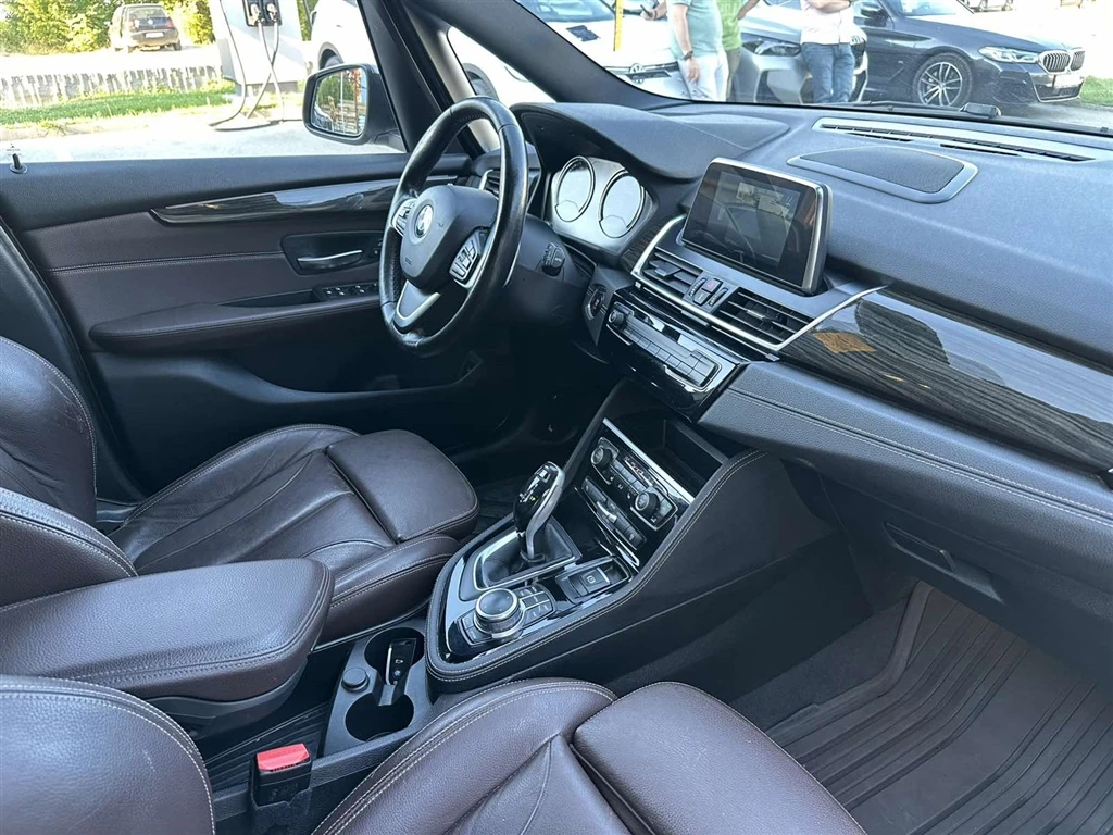 BMW 218 xDrive Gran Tourer, снимка 8 - Автомобили и джипове - 55801182