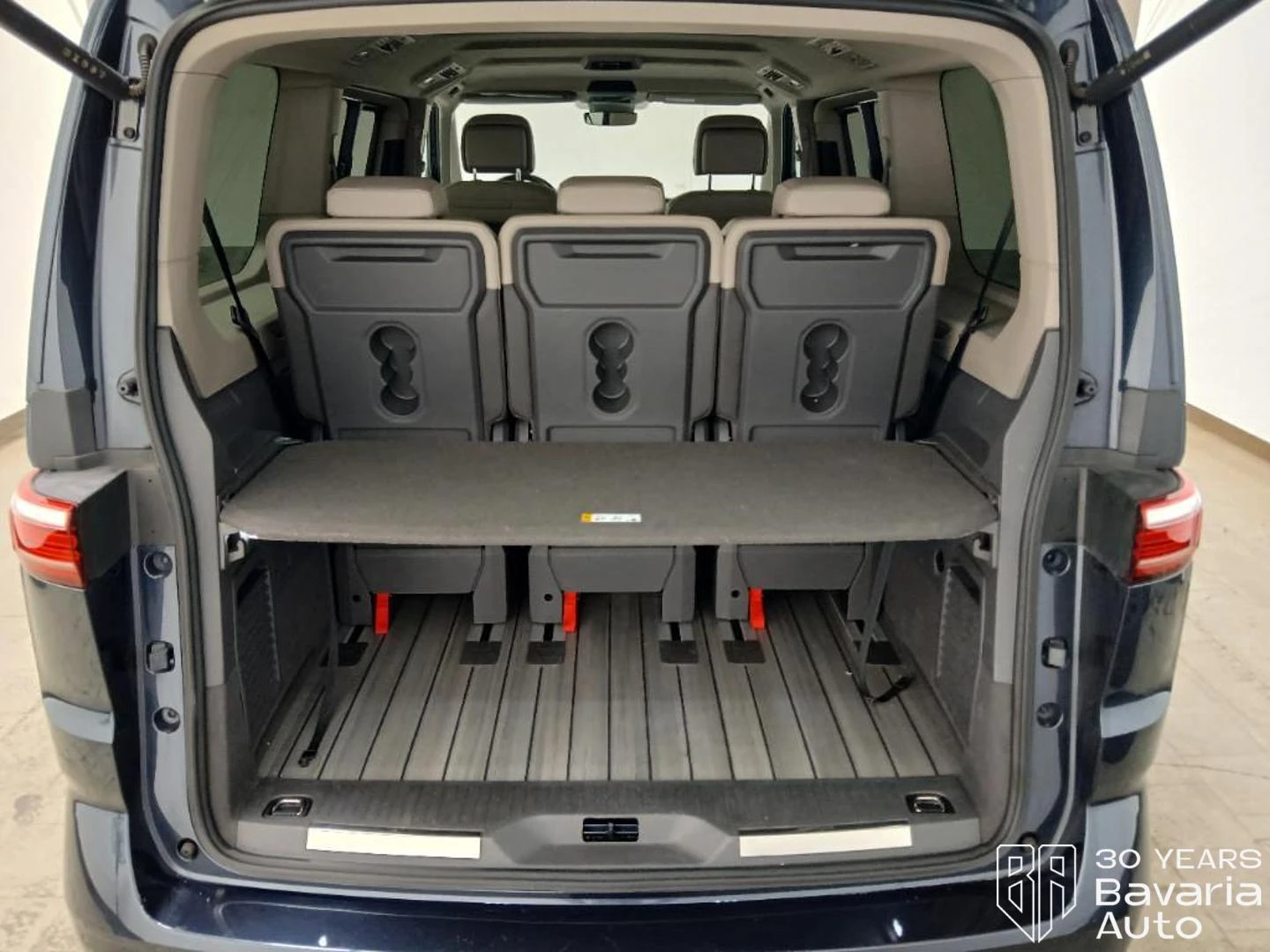 VW Multivan lang Style DSG Easy Open Basic, снимка 9 - Автомобили и джипове - 56136178