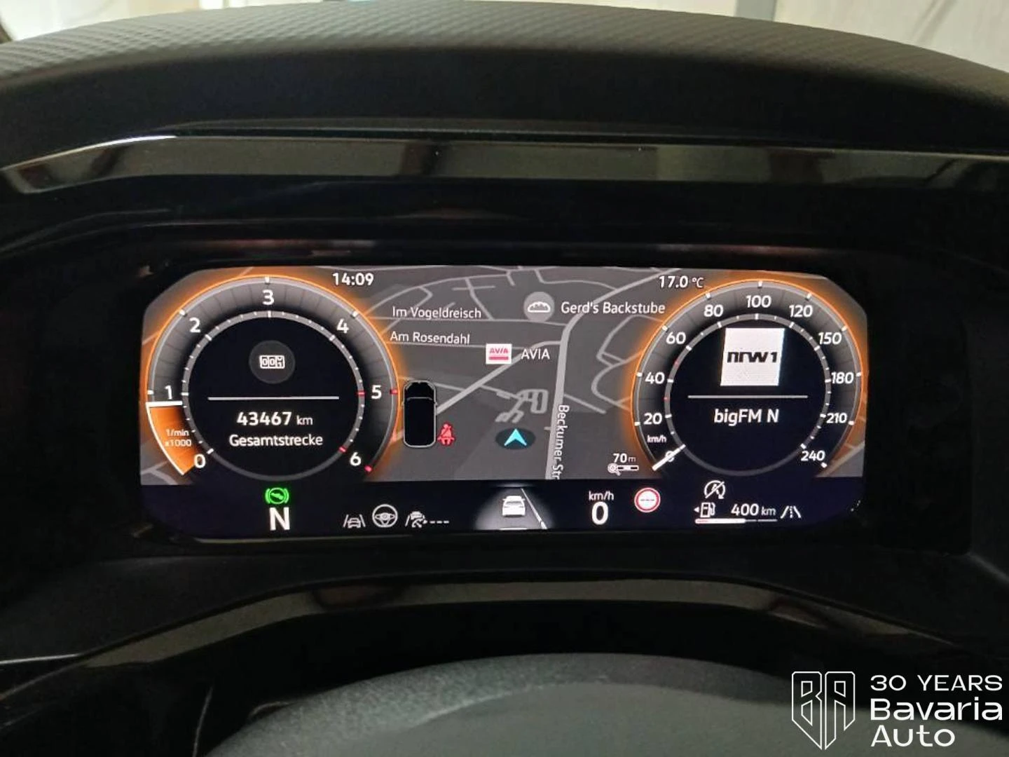 VW Multivan lang Style DSG Easy Open Basic, снимка 10 - Автомобили и джипове - 56136178