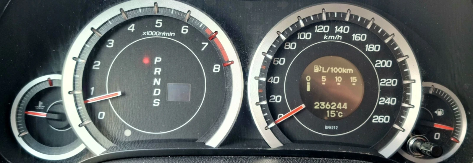 Honda Accord 2.0 i-VTEC , снимка 14 - Автомобили и джипове - 56199019