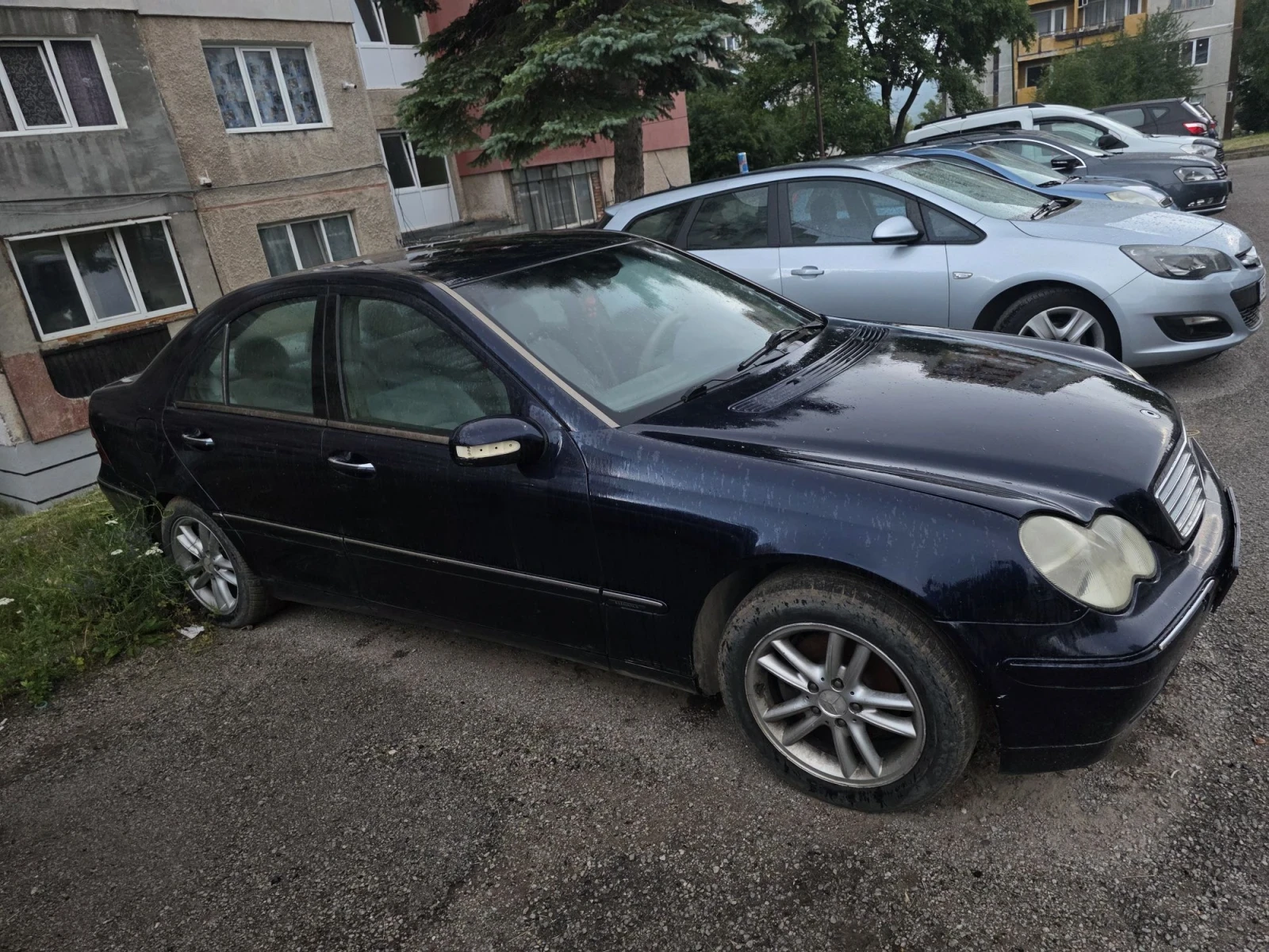 Mercedes-Benz C 220 2.2 CDI РЪЧКА 6 СКОРОСТИ , снимка 3 - Автомобили и джипове - 56200638