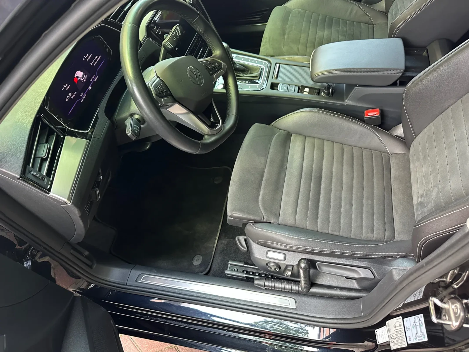 VW Passat 1.5 TSI Elegance, снимка 8 - Автомобили и джипове - 56227715