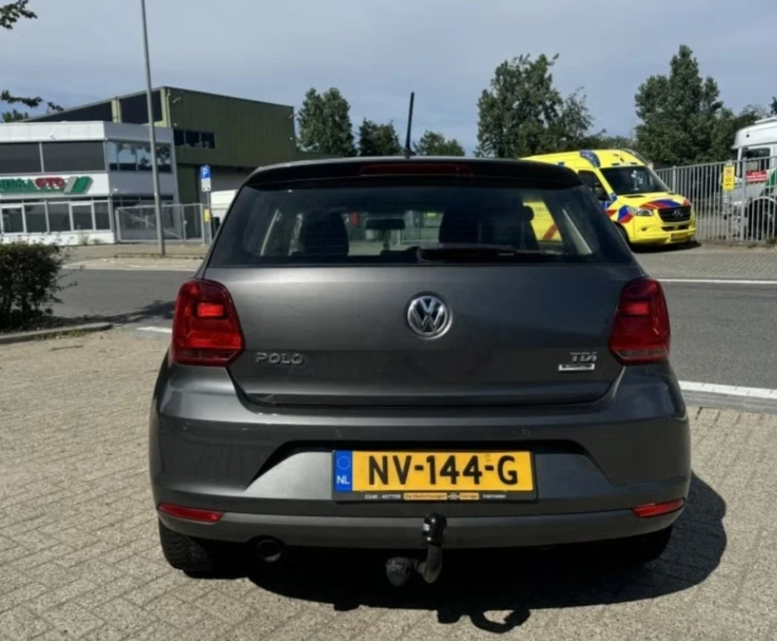 VW Polo 1.4TDI/90HP/NAVI/BLUEMOTION, снимка 4 - Автомобили и джипове - 56249666