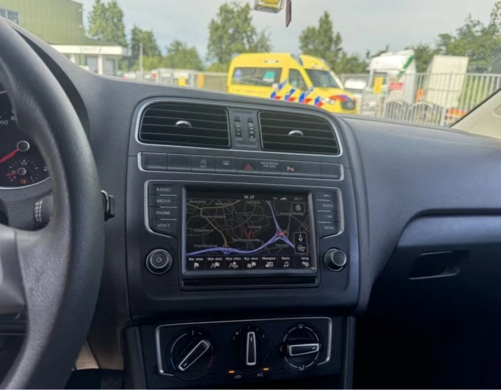 VW Polo 1.4TDI/90HP/NAVI/BLUEMOTION, снимка 11 - Автомобили и джипове - 56249666