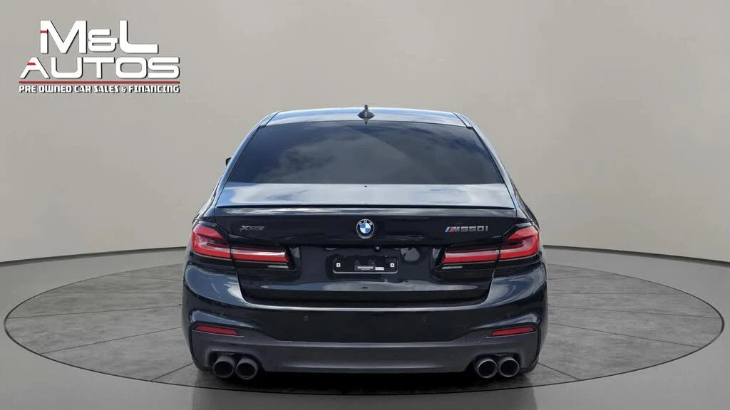 BMW 550 i* XDRIVE* M SPORT* DISTRONIC* ХЕДЪП* КРАЙНА ЦЕНА, снимка 5 - Автомобили и джипове - 56253065