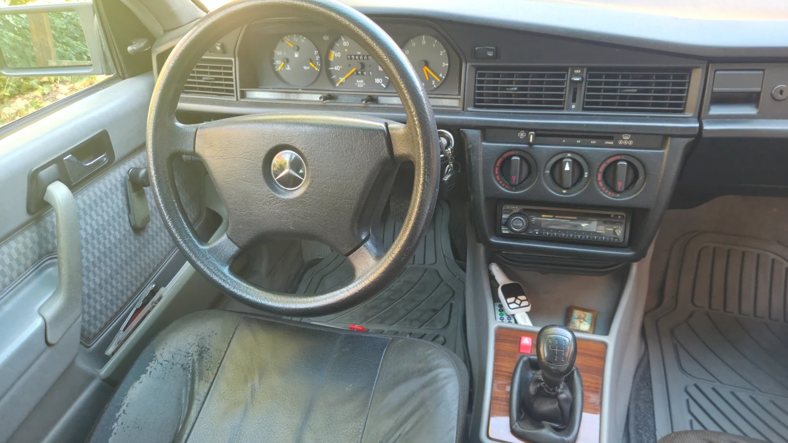 Mercedes-Benz 190, снимка 5 - Автомобили и джипове - 56345421