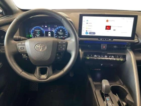 Toyota C-HR Lounge - 2.0 Plug-in Hybrid - 223 кс - Гаранционна | Auto.bg — изображение 13