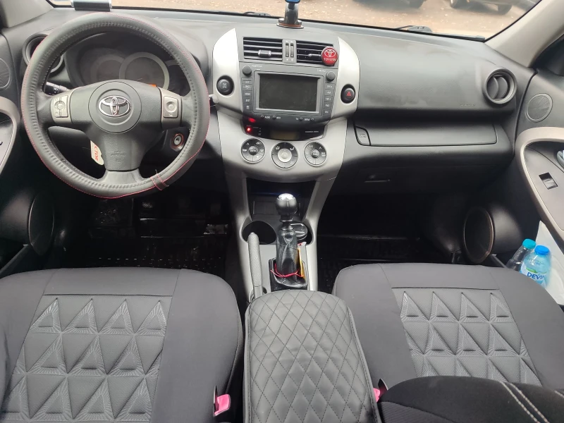 Toyota Rav4 2.2 D4D, снимка 9 - Автомобили и джипове - 48001702