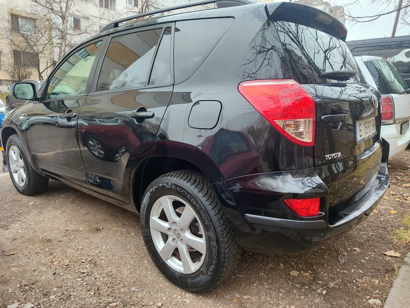 Toyota Rav4 2.2 D4D, снимка 7 - Автомобили и джипове - 48001702