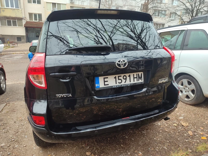 Toyota Rav4 2.2 D4D, снимка 2 - Автомобили и джипове - 48001702