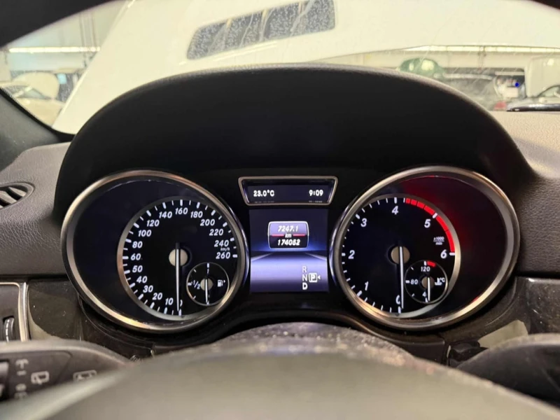 Mercedes-Benz ML 350 4MATIC BLUETEC * ПОДГРЕВИ* 360 КАМЕРА* ПАНОРАМА* , снимка 8 - Автомобили и джипове - 53397271