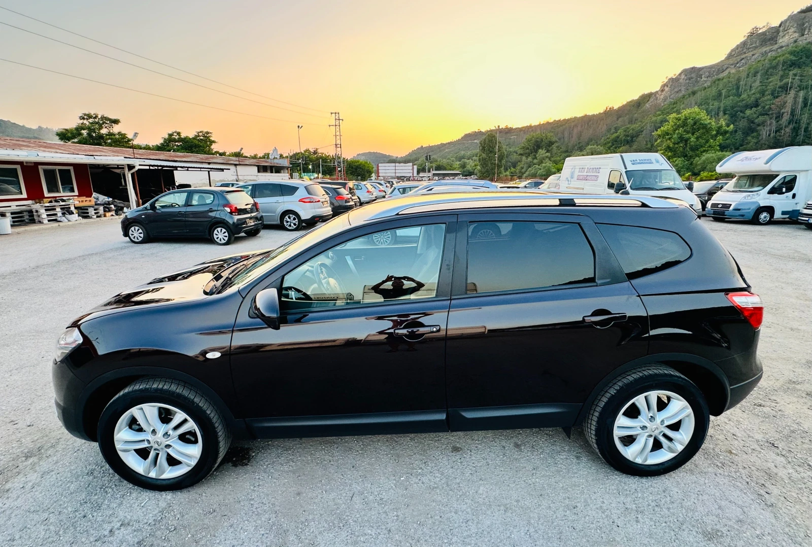 Nissan Qashqai 2.0DCI= 7 МЕСТА= PANORAMA= NAVI= CAMERA - изображение 6