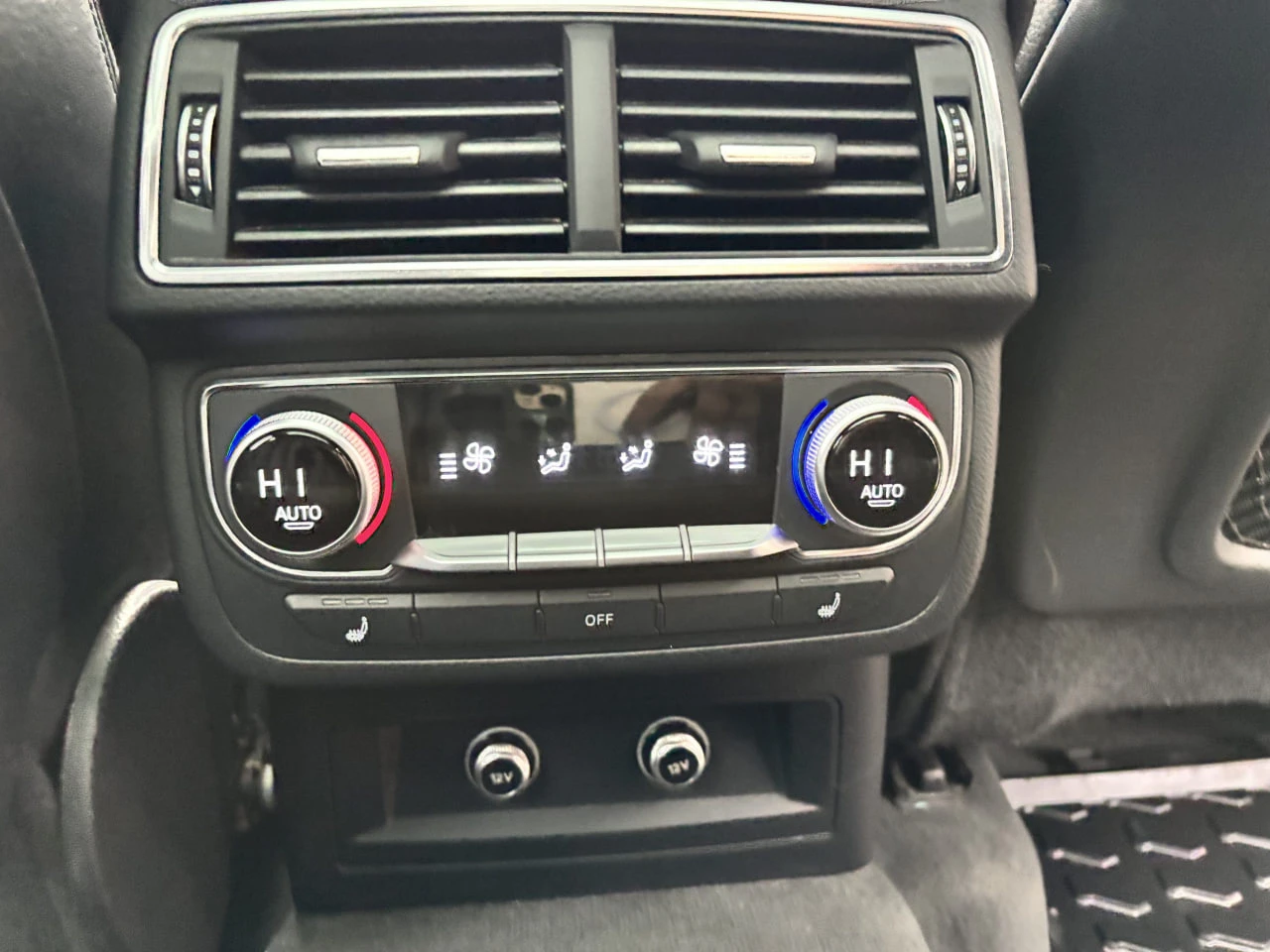 Audi Q7 * АВТО КРЕДИТ* ЦЕНА ДО БГ * Сервизна история * , снимка 17 - Автомобили и джипове - 53802671