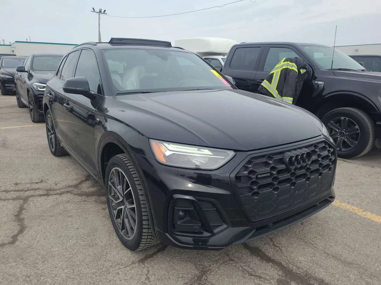 Audi Q5 Progressiv/ДИСТРОНИК/ПАНОРАМА/ВТОРИ ГУМИ, снимка 2 - Автомобили и джипове - 54038552