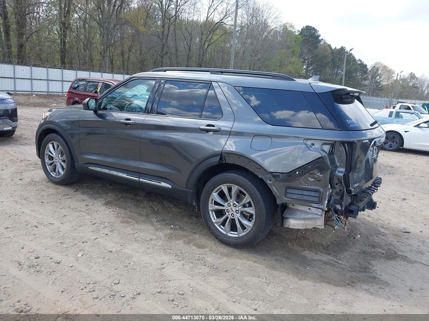 Ford Explorer 2.3l Xlt, снимка 3 - Автомобили и джипове - 54310522