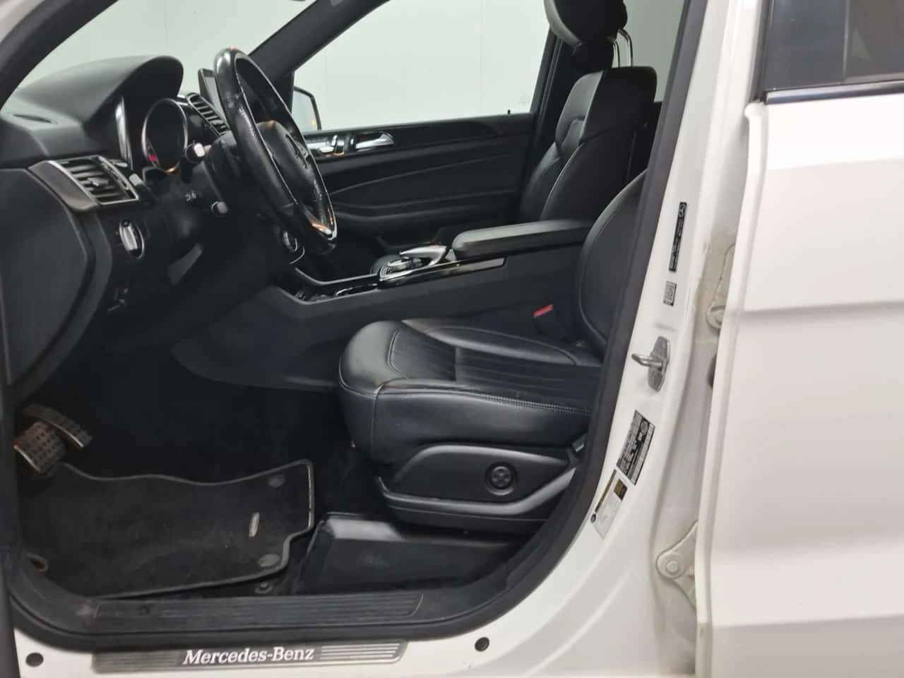 Mercedes-Benz GLE 400 * CARFAX * АВТОКРЕДИТ * БЕЗ ИНЦИДЕНТИ * , снимка 8 - Автомобили и джипове - 54912588