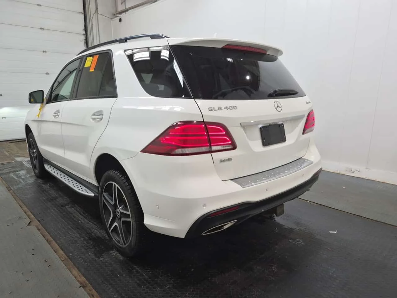 Mercedes-Benz GLE 400 * CARFAX * АВТОКРЕДИТ * БЕЗ ИНЦИДЕНТИ * , снимка 4 - Автомобили и джипове - 54912588