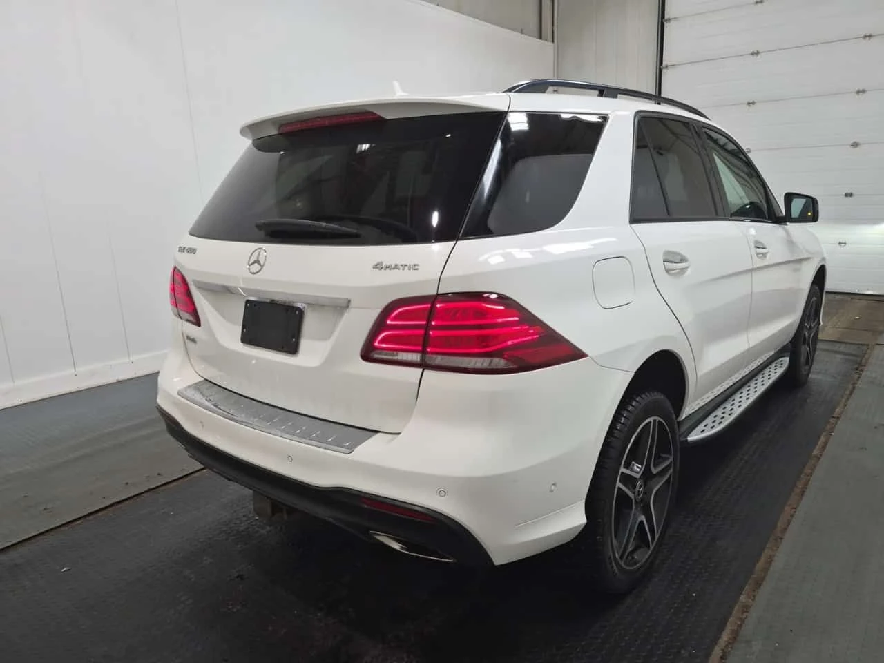Mercedes-Benz GLE 400 * CARFAX * АВТОКРЕДИТ * БЕЗ ИНЦИДЕНТИ * , снимка 3 - Автомобили и джипове - 54912588