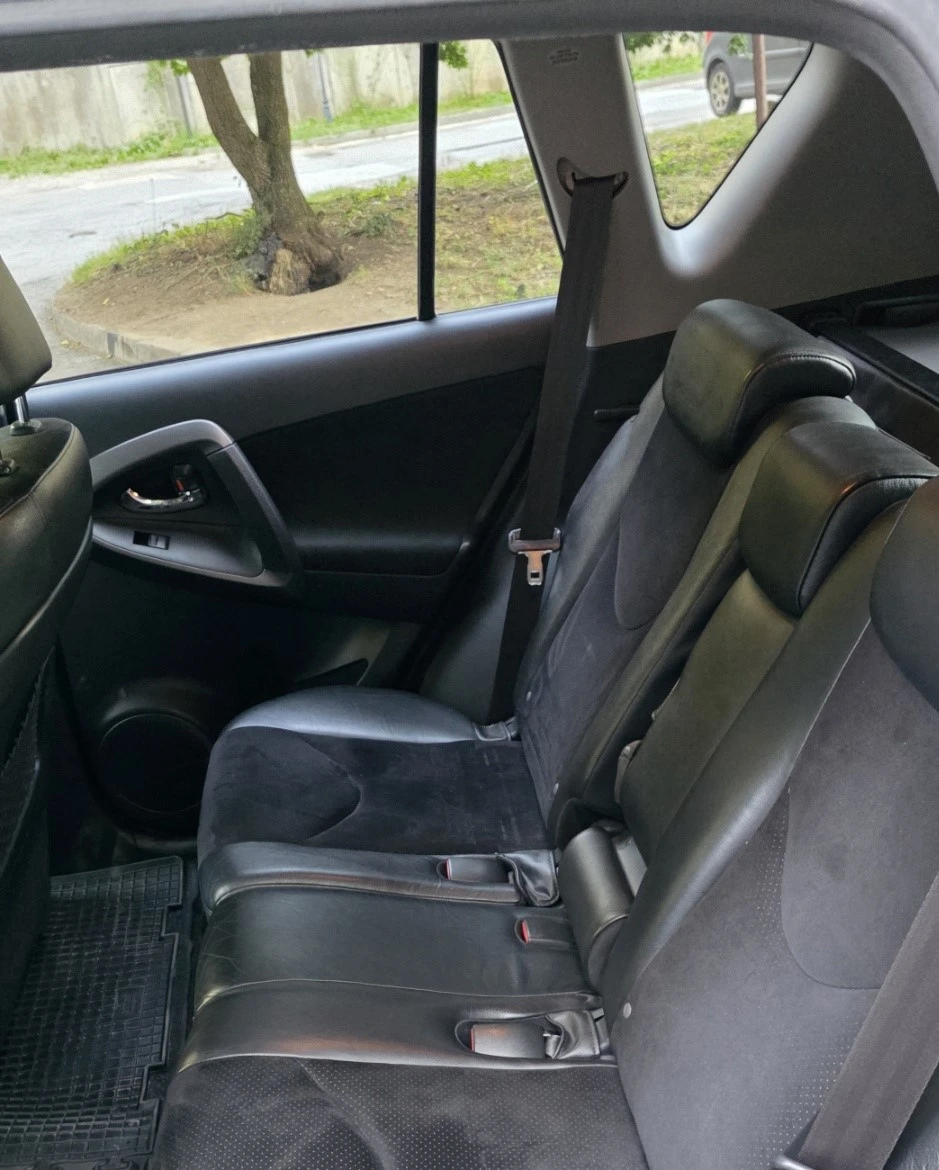 Toyota Rav4 2.2D Automatic, 4x4 , снимка 17 - Автомобили и джипове - 55647730