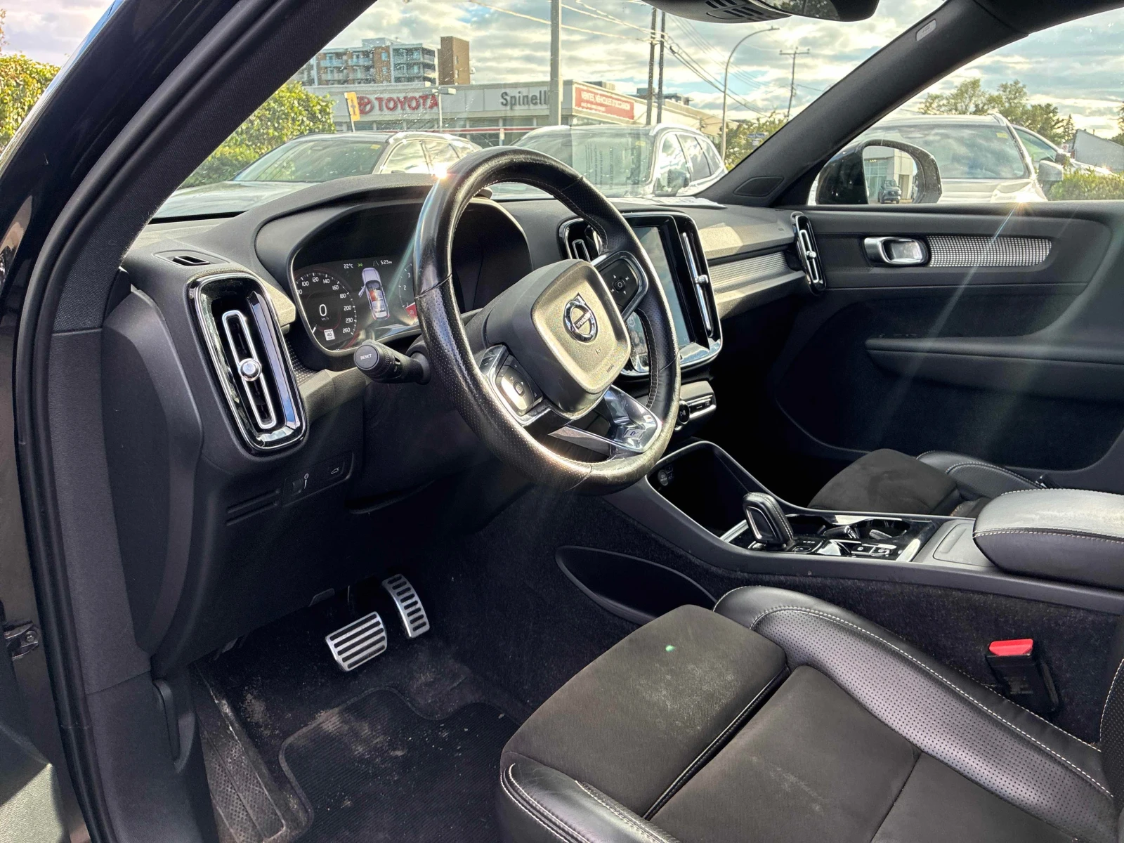 Volvo XC40 * T5 AWD * АВТОКРЕДИТ БЕЗ ПЪРВОНАЧАЛНА ВНОСКА* , снимка 5 - Автомобили и джипове - 56083865
