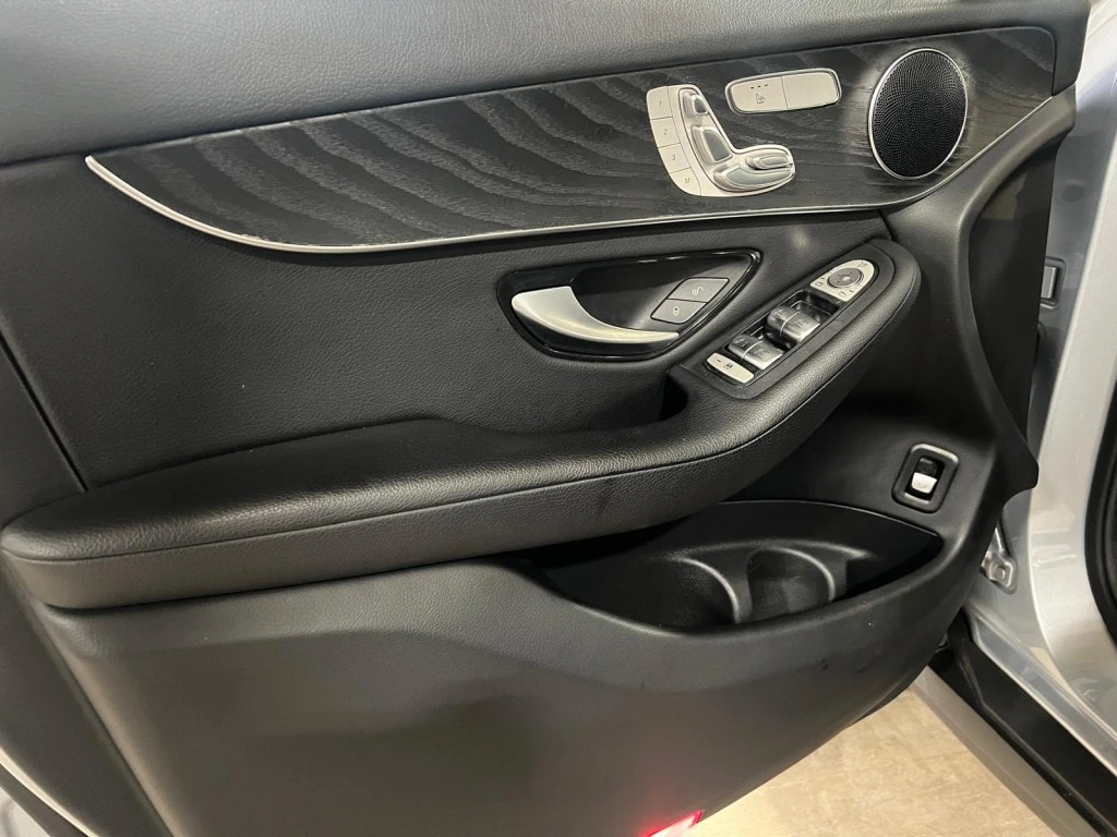 Mercedes-Benz GLC 300 / БЕЗ ЗАБЕЛЕЖКА / АВТОКРЕДИТ БЕЗ ПЪРВОНАЧАЛНА, снимка 16 - Автомобили и джипове - 56134629