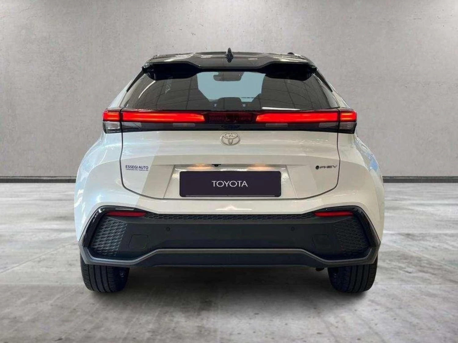 Toyota C-HR Lounge - 2.0 Plug-in Hybrid - 223 �� - ����������� | Mobile.bg � ����������� 5