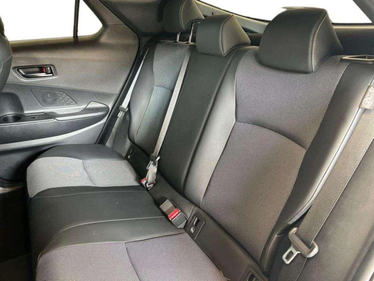 Toyota C-HR Lounge - 2.0 Plug-in Hybrid - 223 �� - ����������� | Mobile.bg � ����������� 10