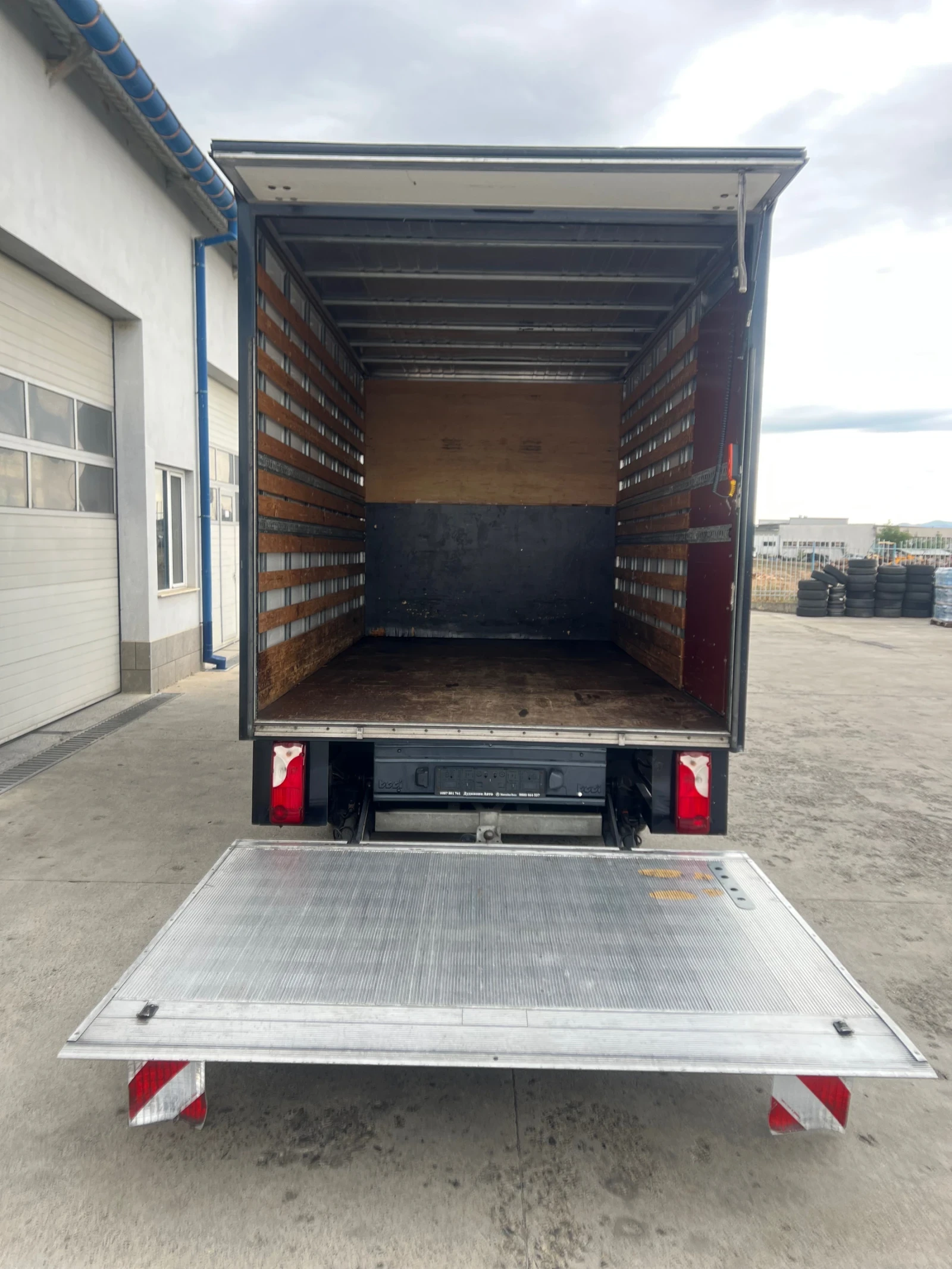 Mercedes-Benz Sprinter 516 160к.с / Падащ борд / Климатроник / Б-категория - изображение 10