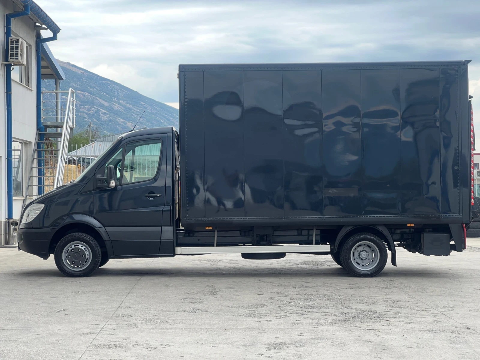 Mercedes-Benz Sprinter 516 160к.с / Падащ борд / Климатроник / Б-категория - изображение 4
