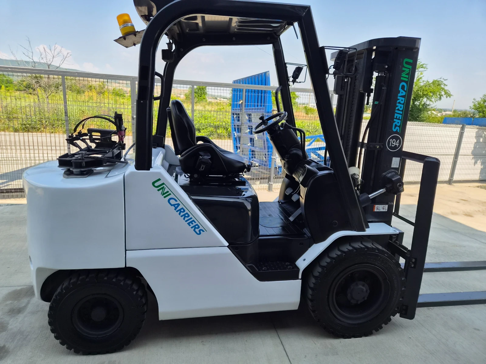 Мотокар UniCarriers 3 тона / АВТОМАТ / ГАЗ + БЕНЗИН / ПЕРФЕКТЕН !!, снимка 6 - Индустриална техника - 55056051