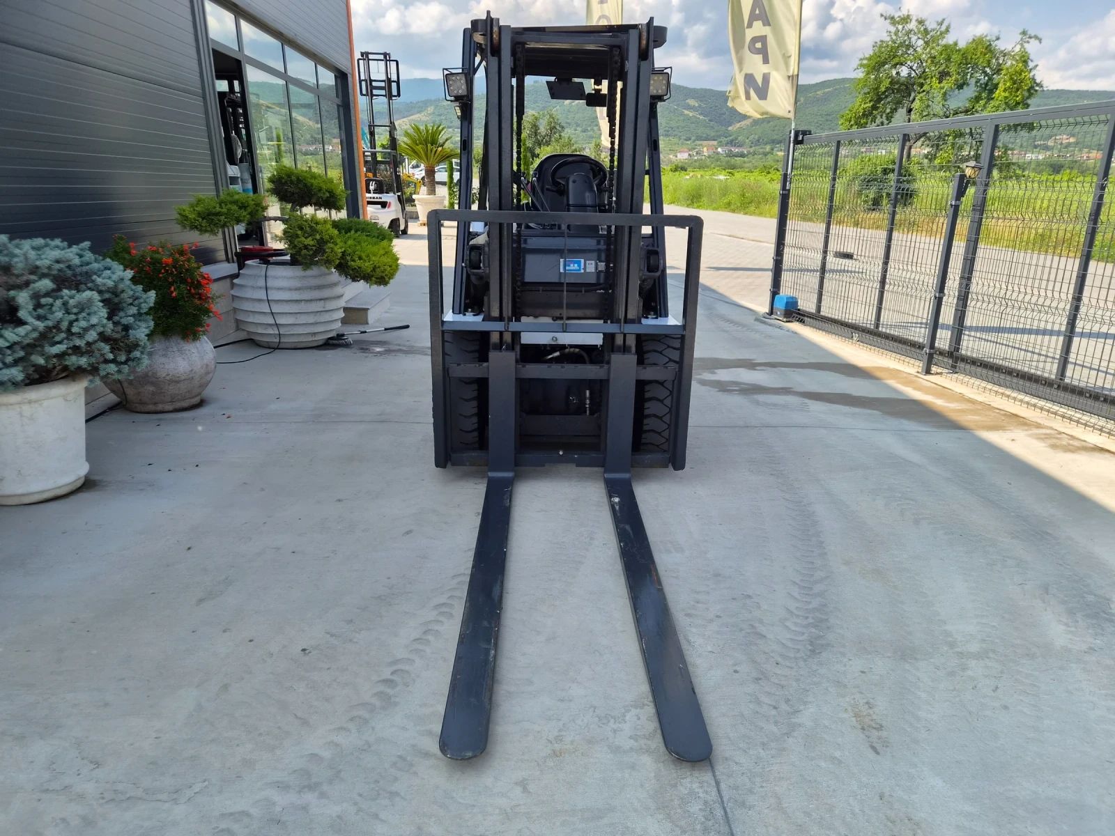 Мотокар UniCarriers 3 тона / АВТОМАТ / ГАЗ + БЕНЗИН / ПЕРФЕКТЕН !!, снимка 8 - Индустриална техника - 55056051