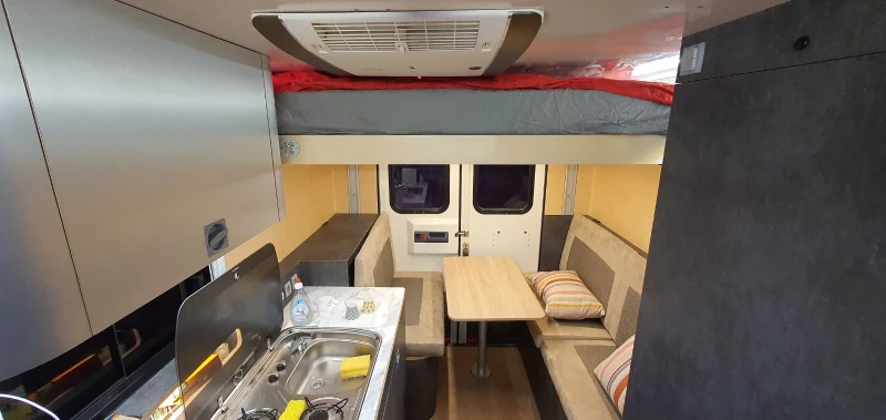 Кемпер Mercedes-Benz Спринтер 4х4 Автоматик 3.0 v6, снимка 8 - Каравани и кемпери - 53386914