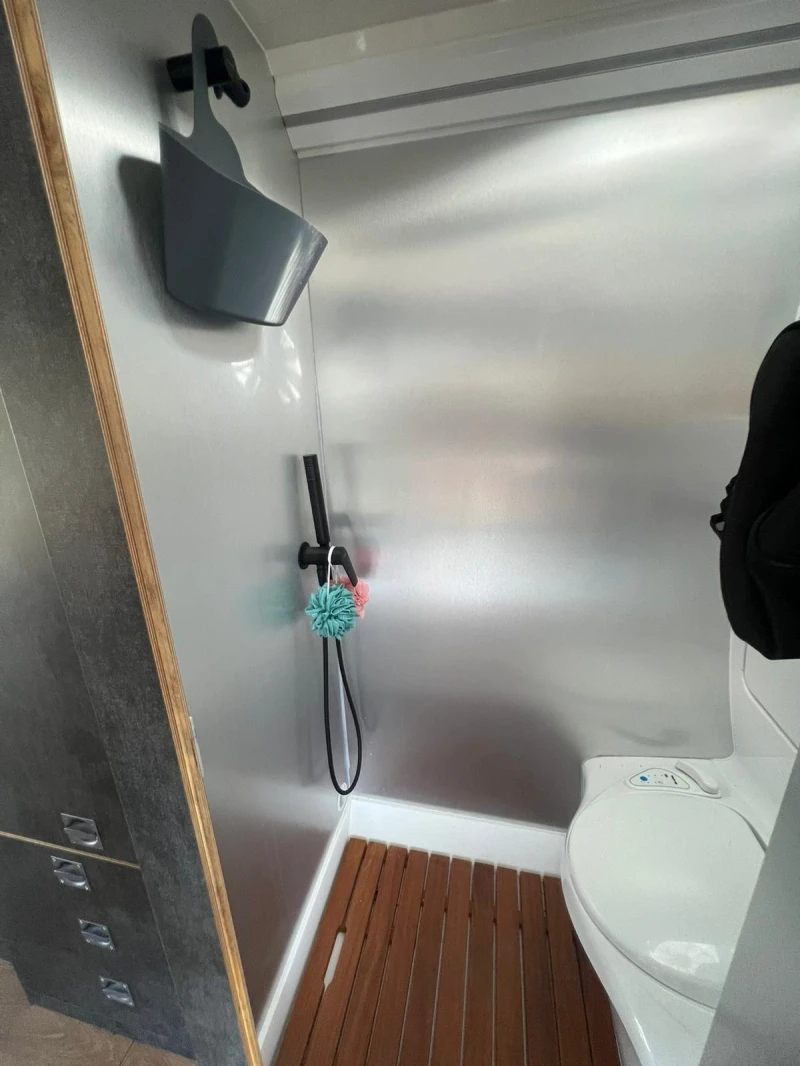 Кемпер Mercedes-Benz Спринтер 4х4 Автоматик 3.0 v6, снимка 12 - Каравани и кемпери - 53386914