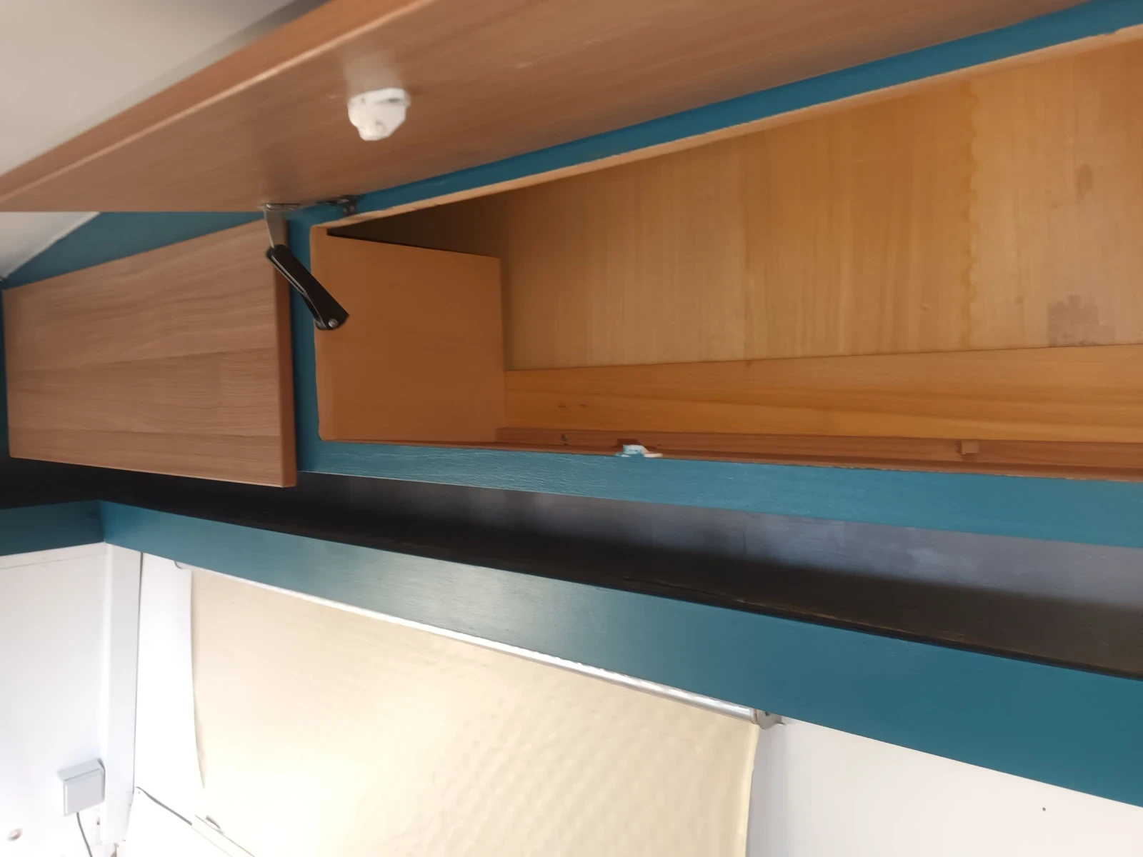 �������� Adria | Mobile.bg � ����������� 14