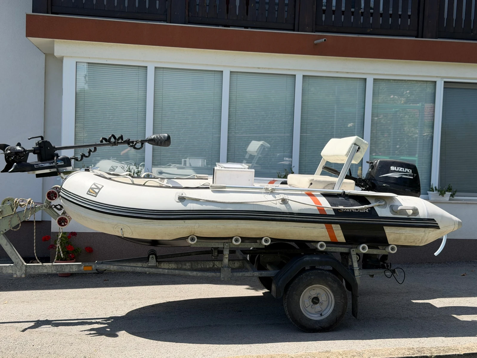 Надуваема лодка Zander 330