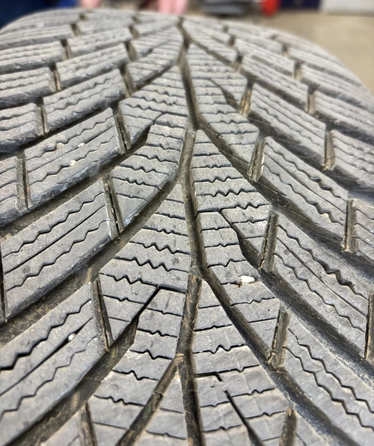 ���� 225/45R17 | Mobile.bg � ����������� 4