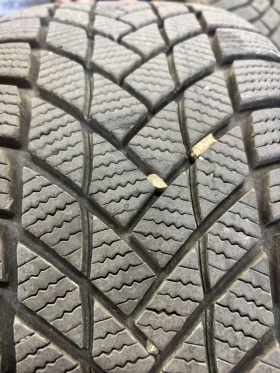 Гуми Зимни 225/45R17, снимка 7 - Гуми и джанти - 53282630