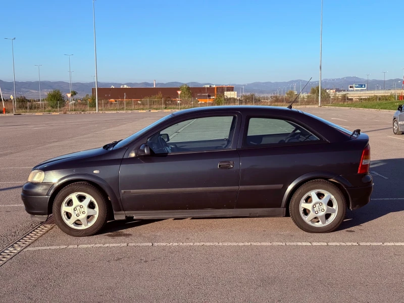 Opel Astra 1.6i SPORT, снимка 4 - Автомобили и джипове - 47635512