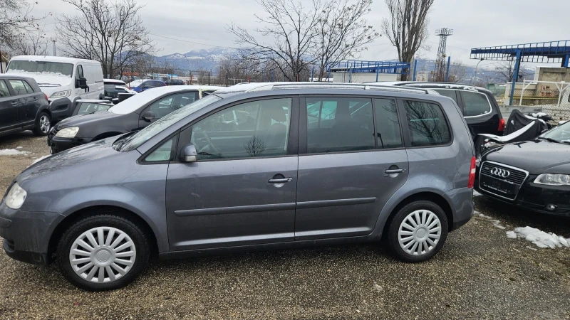 VW Touran 1.6.16v.klimatronik.102ks, снимка 11 - Автомобили и джипове - 48507575