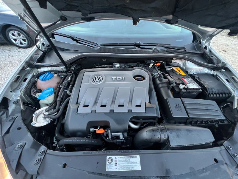 VW Golf 2.0 TDI, снимка 17 - Автомобили и джипове - 48642775