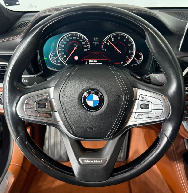 BMW 750 Li* xDrive* Individual* Pano* HuD* Harman/Kardon* , снимка 11 - Автомобили и джипове - 50310900