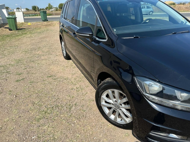 VW Touran 1.6D, снимка 9 - Автомобили и джипове - 52320313