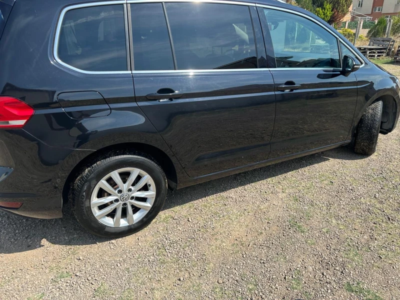 VW Touran 1.6D, снимка 10 - Автомобили и джипове - 52320313